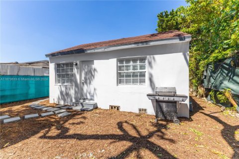 Villa ou maison à vendre à Miami, Floride: 2 chambres, 109.44 m2 № 2023135 - photo 30