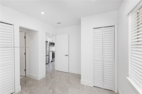 Villa ou maison à vendre à Miami, Floride: 2 chambres, 109.44 m2 № 2023135 - photo 16