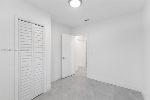 Villa ou maison à vendre à Miami, Floride: 2 chambres, 109.44 m2 № 2023135 - photo 12