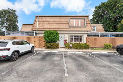 Townhouse in Palm Beach Gardens, Florida 3 bedrooms, 161.65 sq.m. № 2007355 - photo 23