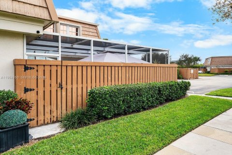 Townhouse in Palm Beach Gardens, Florida 3 bedrooms, 161.65 sq.m. № 2007355 - photo 21