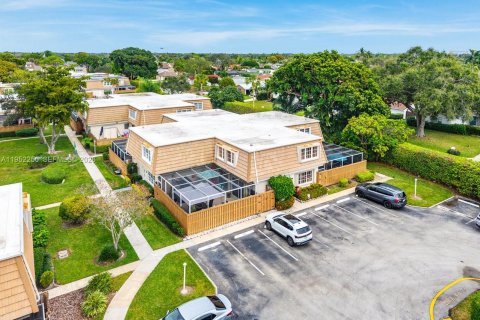 Townhouse in Palm Beach Gardens, Florida 3 bedrooms, 161.65 sq.m. № 2007355 - photo 30