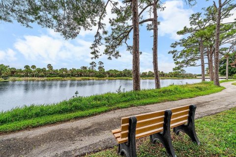 Townhouse in Palm Beach Gardens, Florida 3 bedrooms, 161.65 sq.m. № 2007355 - photo 28