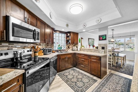 Townhouse in Palm Beach Gardens, Florida 3 bedrooms, 161.65 sq.m. № 2007355 - photo 10