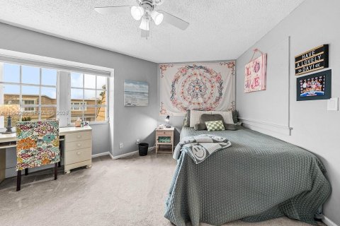 Townhouse in Palm Beach Gardens, Florida 3 bedrooms, 161.65 sq.m. № 2007355 - photo 17