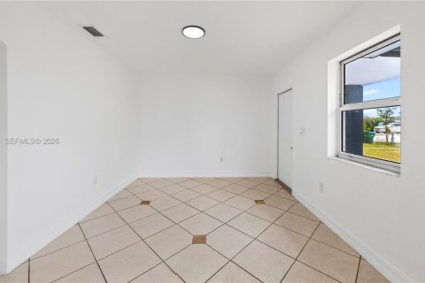 House in Miami, Florida 3 bedrooms, 110 sq.m. № 2246672 - photo 7