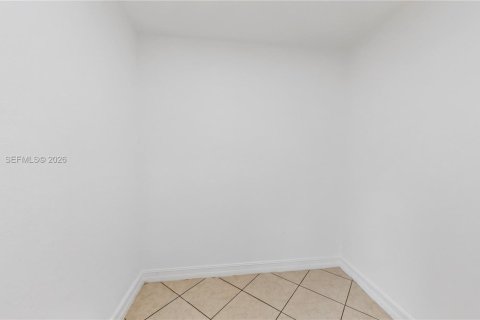 House in Miami, Florida 3 bedrooms, 110 sq.m. № 2246672 - photo 19