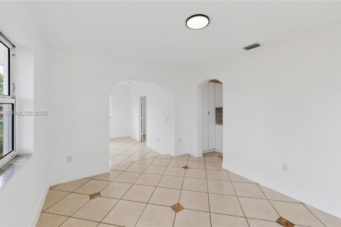 House in Miami, Florida 3 bedrooms, 110 sq.m. № 2246672 - photo 6