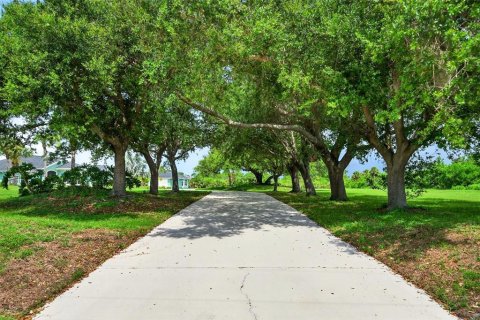House in Port Charlotte, Florida 7 bedrooms, 428.93 sq.m. № 1819239 - photo 5