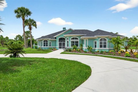 House in Port Charlotte, Florida 7 bedrooms, 428.93 sq.m. № 1819239 - photo 1