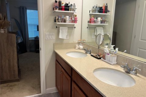Townhouse in Winter Garden, Florida 3 bedrooms, 159.51 sq.m. № 2379493 - photo 17