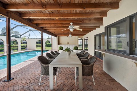 House in Plantation, Florida 4 bedrooms, 204.11 sq.m. № 2002117 - photo 6