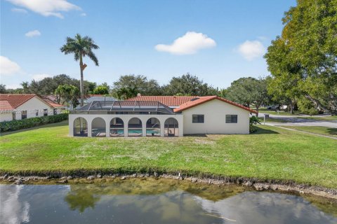 House in Plantation, Florida 4 bedrooms, 204.11 sq.m. № 2002117 - photo 20