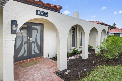 House in Plantation, Florida 4 bedrooms, 204.11 sq.m. № 2002117 - photo 4