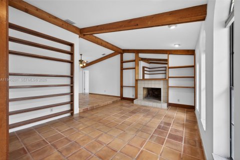 House in Plantation, Florida 4 bedrooms, 204.11 sq.m. № 2002117 - photo 27