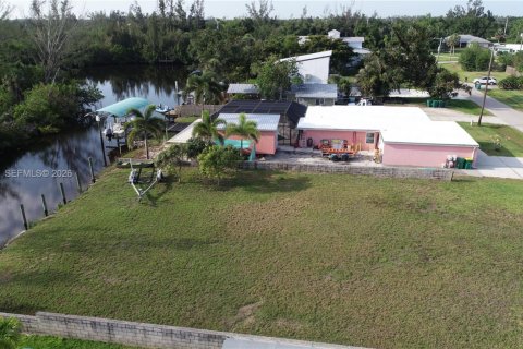 Villa ou maison à vendre à Punta Gorda, Floride: 3 chambres № 2170624 - photo 3