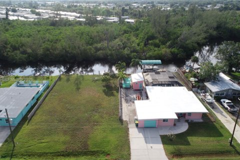 Villa ou maison à Punta Gorda, Floride 3 chambres № 2170624