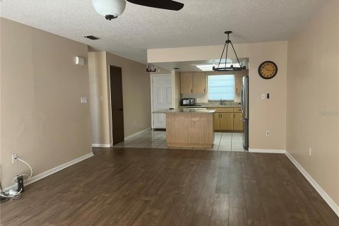 Appartement à louer à Kissimmee, Floride: 2 chambres, 95.04 m2 № 2102280 - photo 6