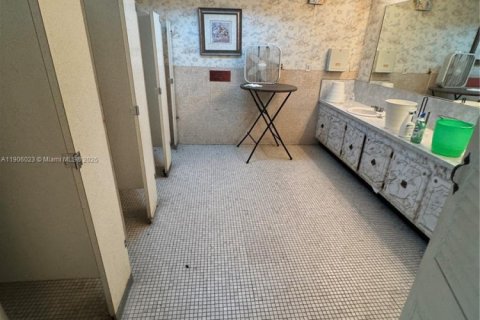Propiedad comercial en venta en North Miami, Florida № 2012281 - foto 7