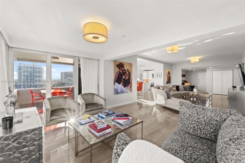 Condo in Miami Beach, Florida, 2 bedrooms  № 1978631 - photo 7