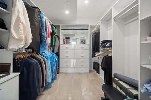 Condo in Miami Beach, Florida, 2 bedrooms  № 1978631 - photo 28