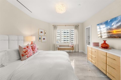 Condo in Miami Beach, Florida, 2 bedrooms  № 1978631 - photo 18
