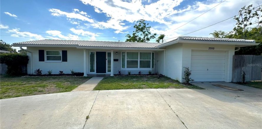 House in Saint Petersburg, Florida 2 bedrooms, 120.77 sq.m. № 1684547