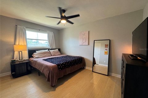 House in Saint Petersburg, Florida 2 bedrooms, 120.77 sq.m. № 1684547 - photo 19