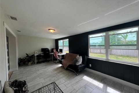 House in Saint Petersburg, Florida 2 bedrooms, 120.77 sq.m. № 1684547 - photo 17