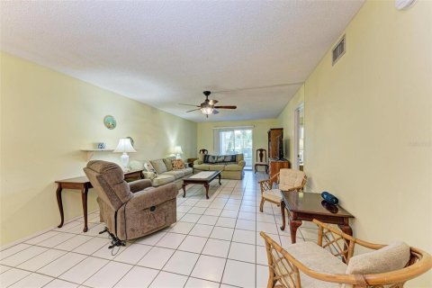Condominio en venta en Bradenton, Florida, 2 dormitorios, 106.28 m2 № 1894297 - foto 5