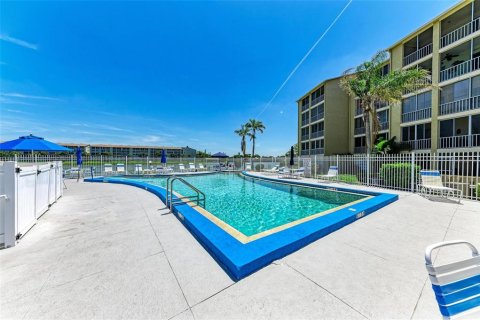 Condominio en venta en Bradenton, Florida, 2 dormitorios, 106.28 m2 № 1894297 - foto 27