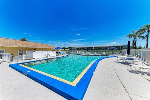 Condominio en venta en Bradenton, Florida, 2 dormitorios, 106.28 m2 № 1894297 - foto 2