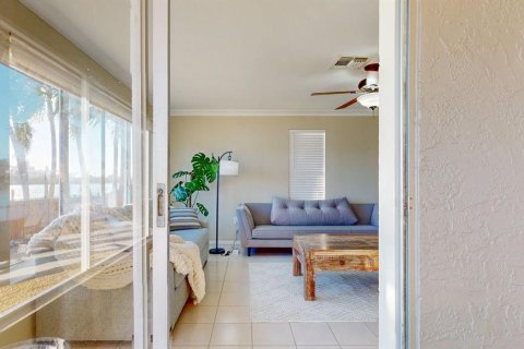 House in Saint Pete Beach, Florida 2 bedrooms, 135.36 sq.m. № 2141886 - photo 22