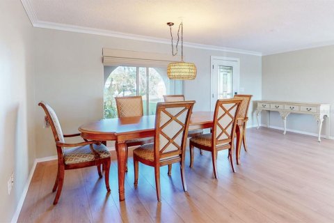 House in Saint Pete Beach, Florida 2 bedrooms, 135.36 sq.m. № 2141886 - photo 14