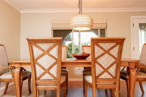 House in Saint Pete Beach, Florida 2 bedrooms, 135.36 sq.m. № 2141886 - photo 11