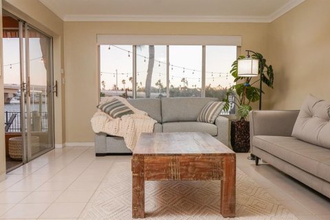 House in Saint Pete Beach, Florida 2 bedrooms, 135.36 sq.m. № 2141886 - photo 15