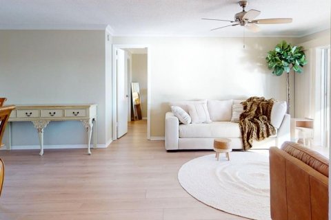 House in Saint Pete Beach, Florida 2 bedrooms, 135.36 sq.m. № 2141886 - photo 10