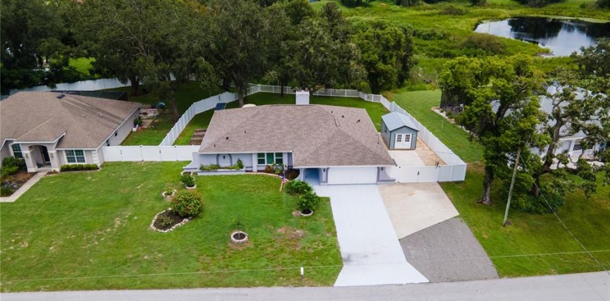 Villa ou maison à Spring Hill, Floride 3 chambres, 185.15 m2 № 2324658
