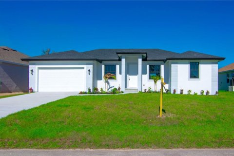 House in Port Charlotte, Florida 4 bedrooms, 167.22 sq.m. № 1513453 - photo 4