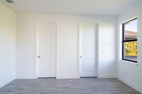House in Port Charlotte, Florida 4 bedrooms, 167.22 sq.m. № 1513453 - photo 15