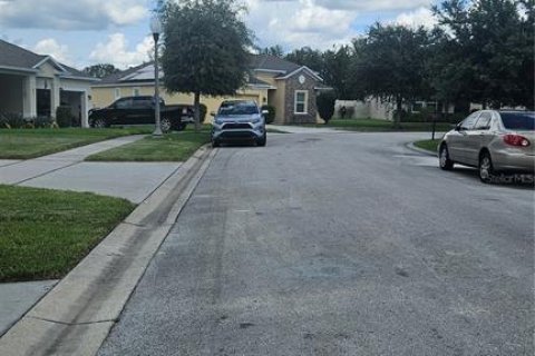 House in Haines City, Florida 4 bedrooms, 177.07 sq.m. № 1912658 - photo 3