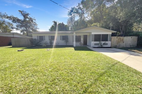 House in Jacksonville, Florida 3 bedrooms, 110.93 sq.m. № 824727 - photo 1