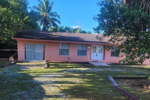 House in Miami, Florida 3 bedrooms, 171.87 sq.m. № 1768179 - photo 1