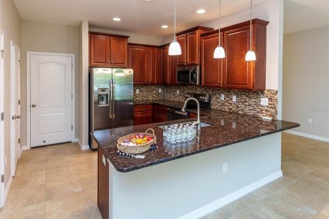 Adosado en venta en Saint Petersburg, Florida, 3 dormitorios, 185.34 m2 № 2094214 - foto 2