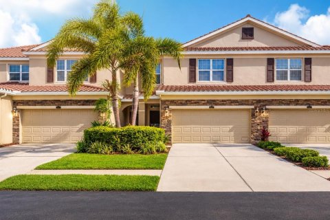 Adosado en Saint Petersburg, Florida 3 dormitorios, 185.34 m2 № 2094214