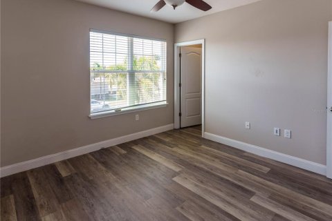 Adosado en venta en Saint Petersburg, Florida, 3 dormitorios, 185.34 m2 № 2094214 - foto 29