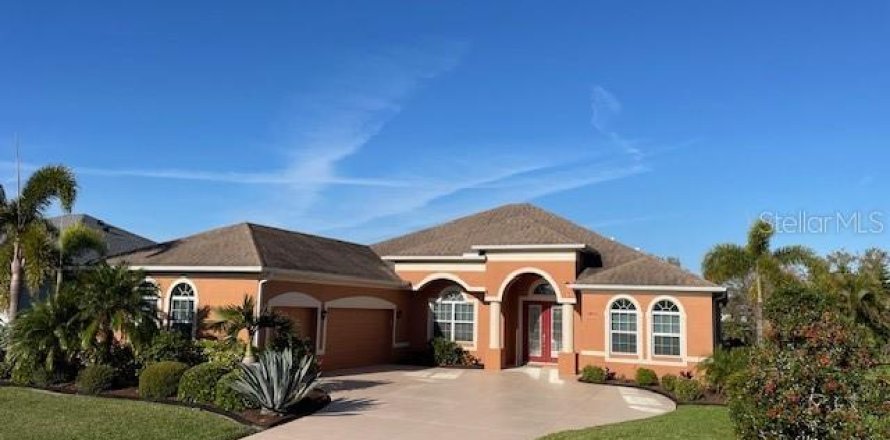 House in Parrish, Florida 4 bedrooms, 264.77 sq.m. № 1636971