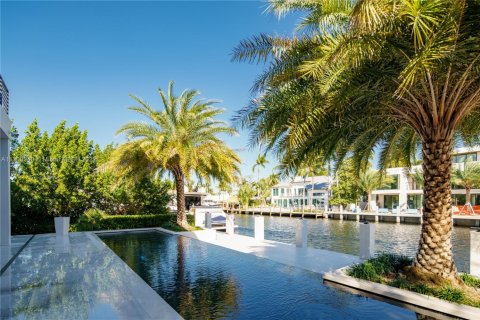 Villa ou maison à louer à Fort Lauderdale, Floride: 4 chambres, 432.37 m2 № 1985232 - photo 16