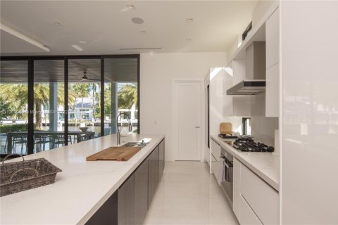 Villa ou maison à louer à Fort Lauderdale, Floride: 4 chambres, 432.37 m2 № 1985232 - photo 11