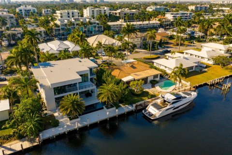 Villa ou maison à louer à Fort Lauderdale, Floride: 4 chambres, 432.37 m2 № 1985232 - photo 2